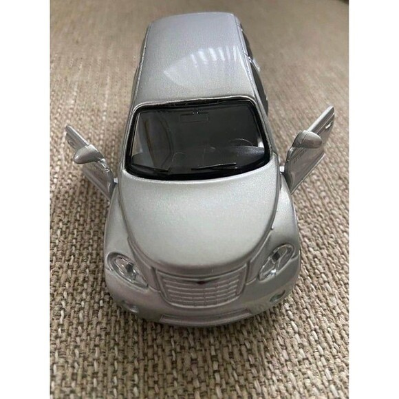 Chrysler PT Cruiser model 1:38 New - Picture 3 of 3